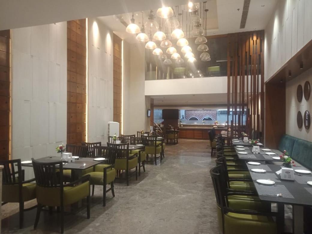 Hotel Svm Pride Banjara-hot Live Counter-road View Stay- Free Lavish Buffet Breakfast-18 Percent Off In Restaurant Food Order